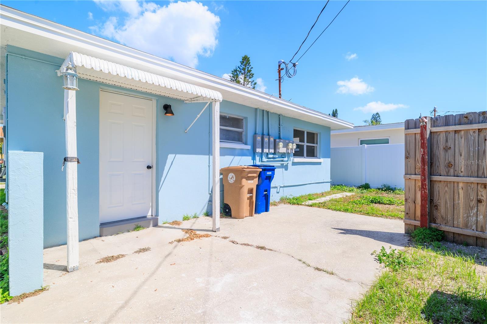 Image 2 of 14 For 13388 1st Street E C