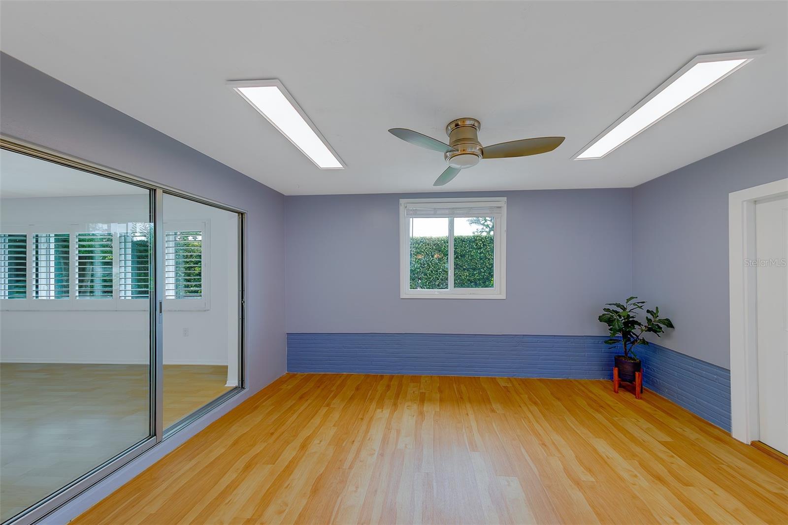 Image 14 of 39 For 1923 Sky Drive