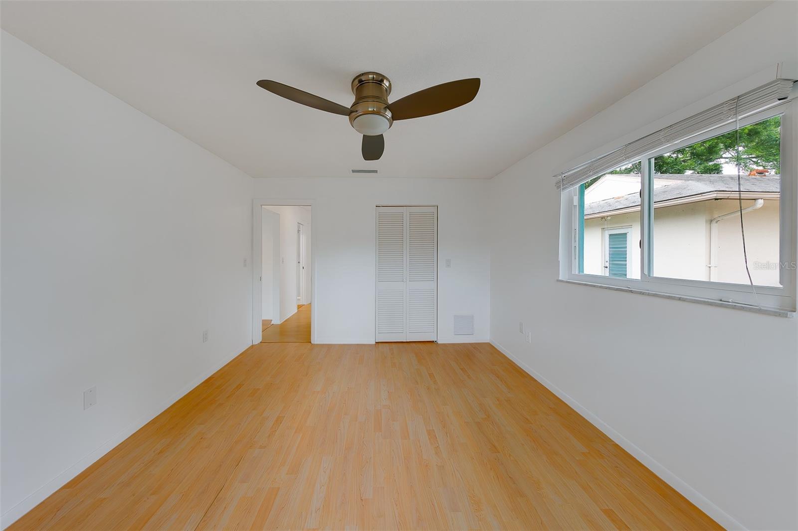 Image 16 of 39 For 1923 Sky Drive