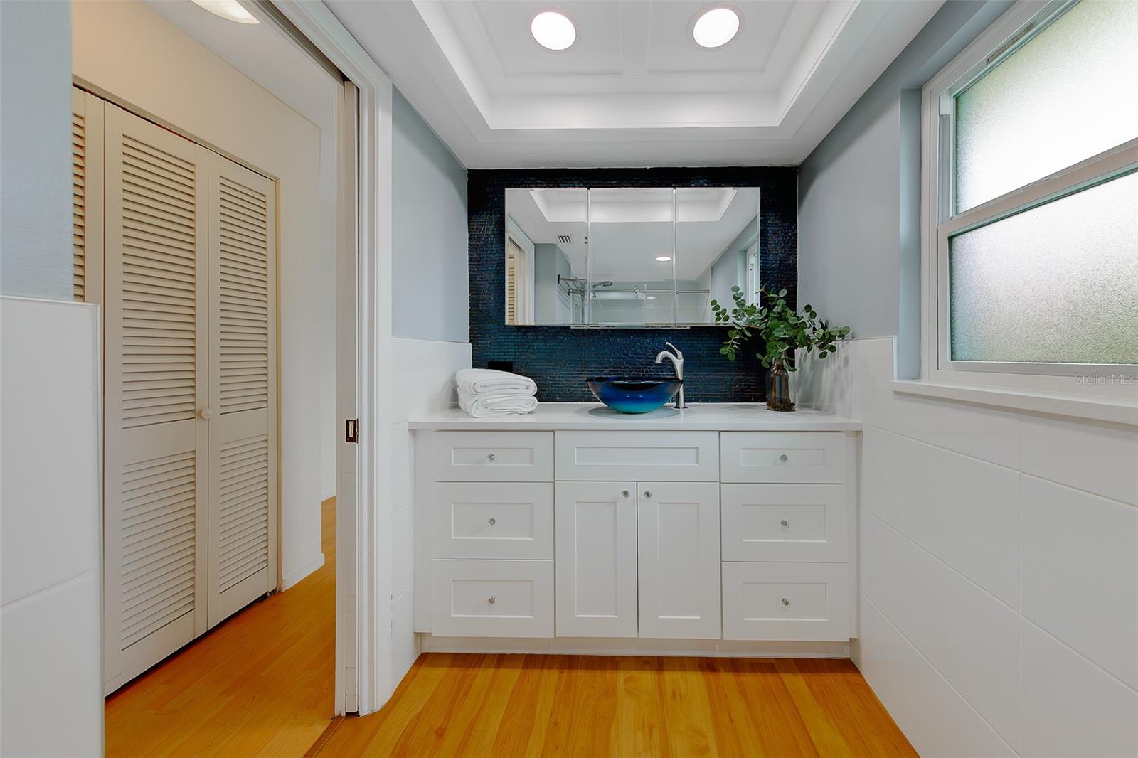 Image 18 of 39 For 1923 Sky Drive