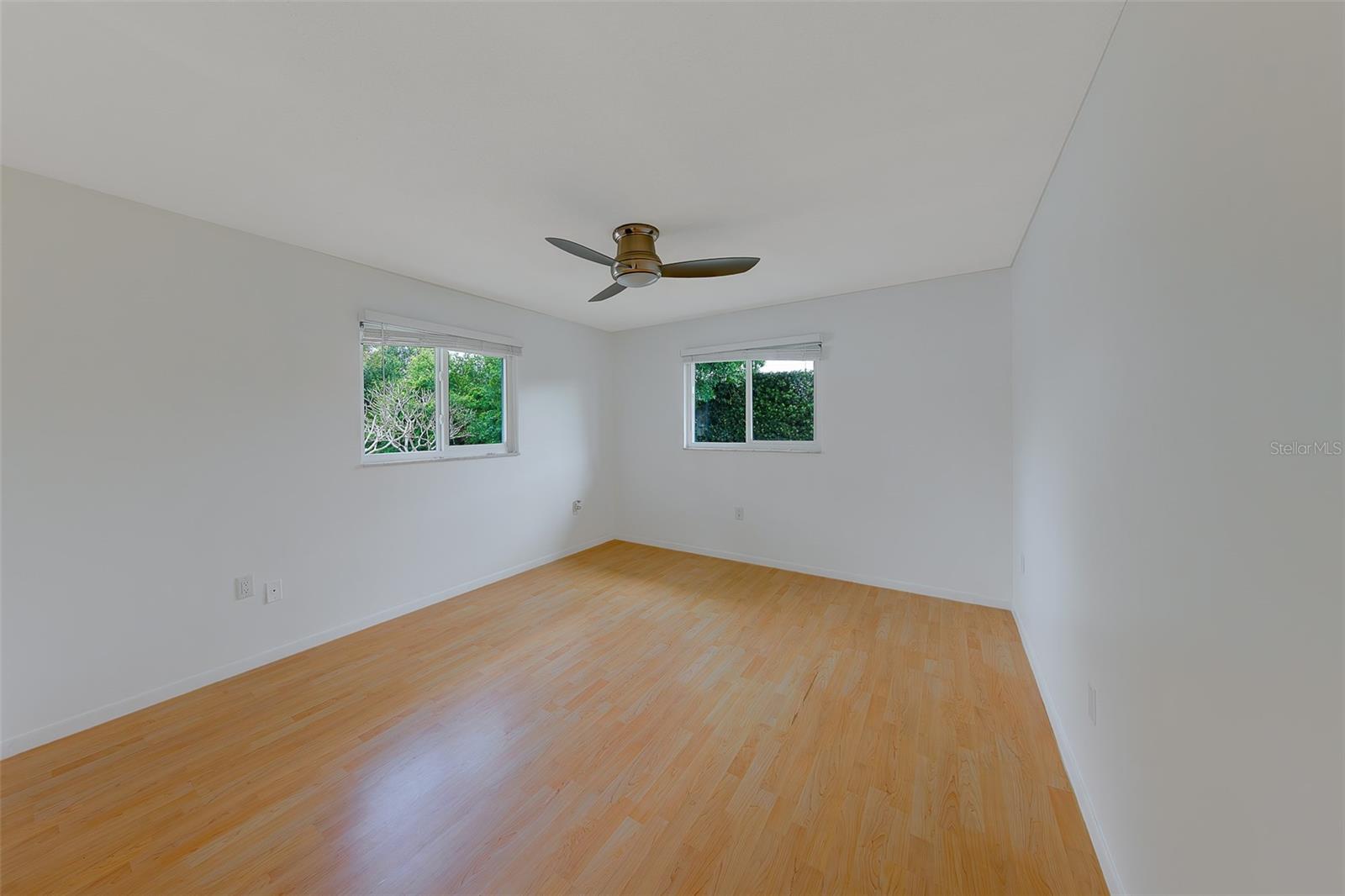 Image 26 of 39 For 1923 Sky Drive