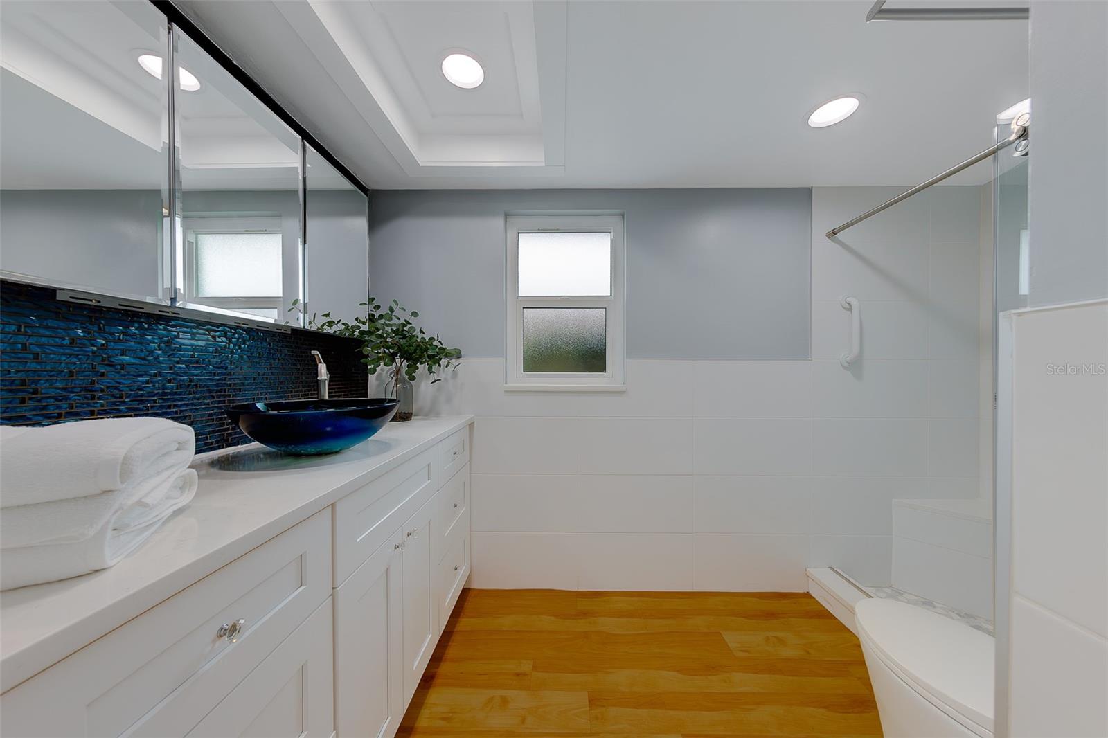 Image 3 of 39 For 1923 Sky Drive