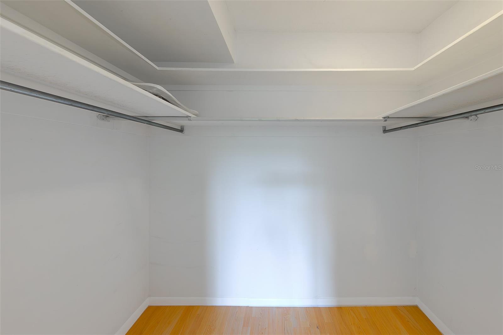 Image 32 of 39 For 1923 Sky Drive