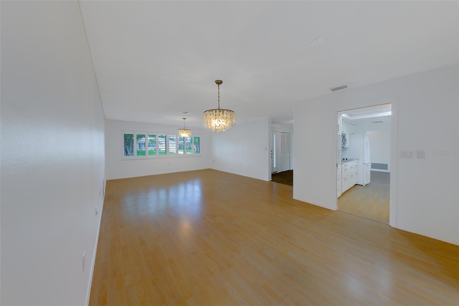 Image 9 of 39 For 1923 Sky Drive