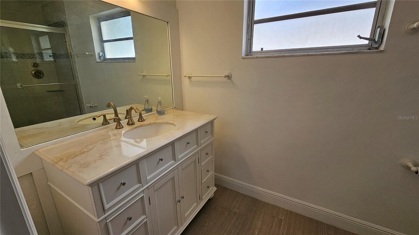 Image 13 of 47 For 2626 Wendover Terrace