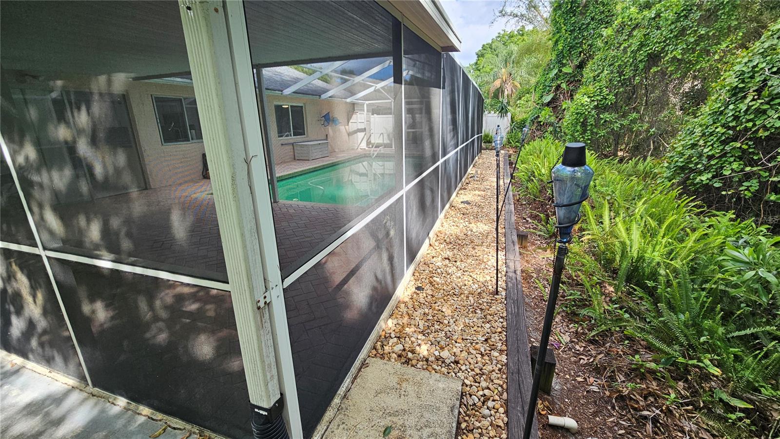 Image 34 of 47 For 2626 Wendover Terrace