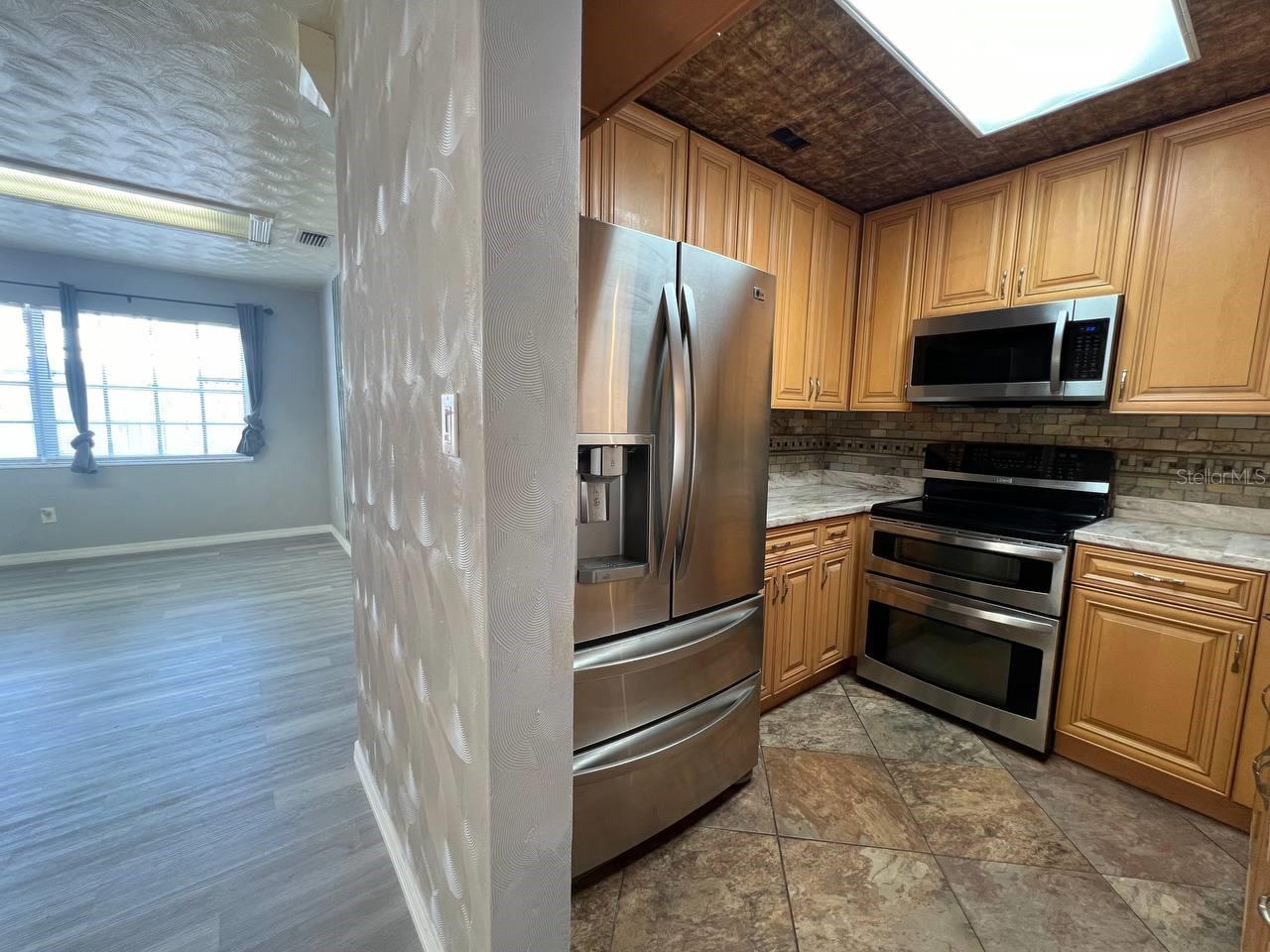 Image 10 of 31 For 6206 Richard Avenue