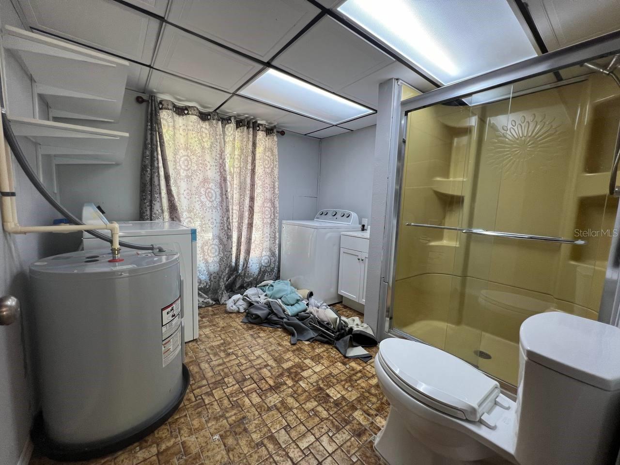 Image 16 of 31 For 6206 Richard Avenue