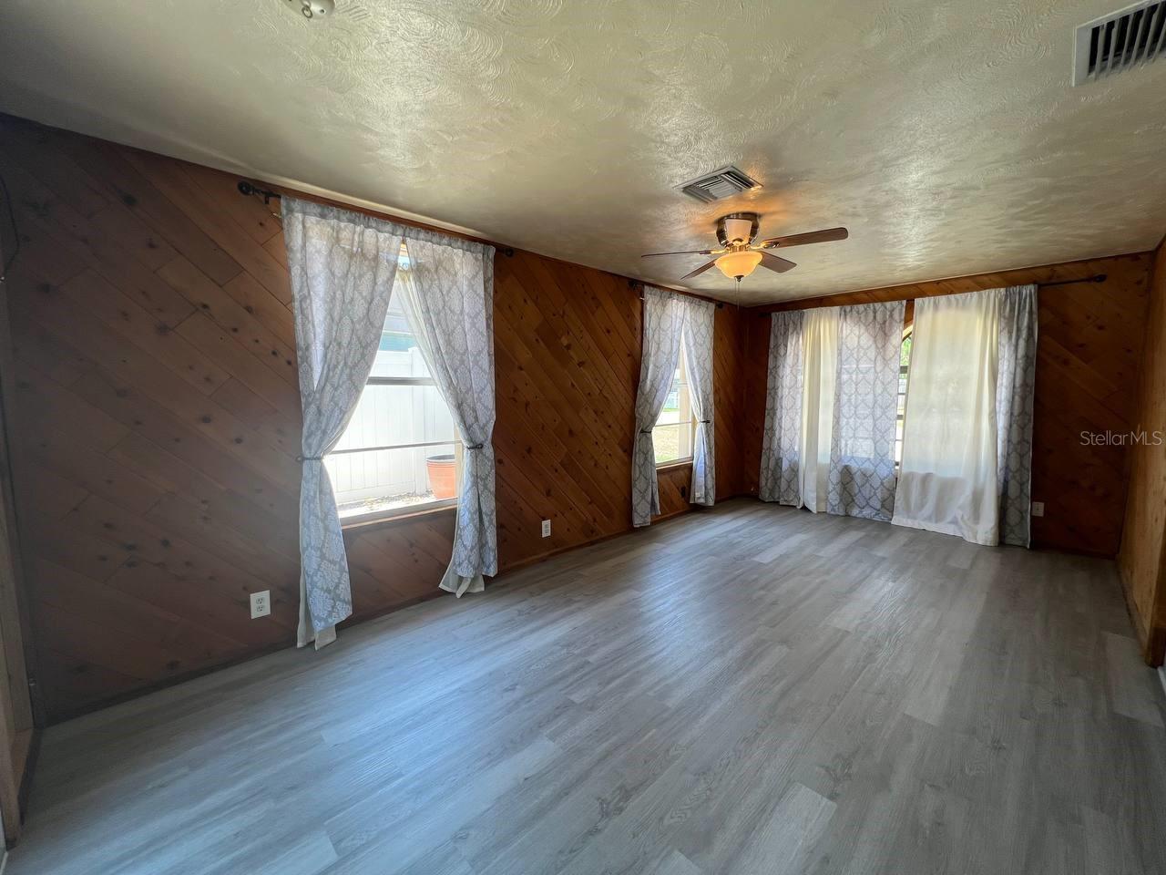 Image 19 of 31 For 6206 Richard Avenue