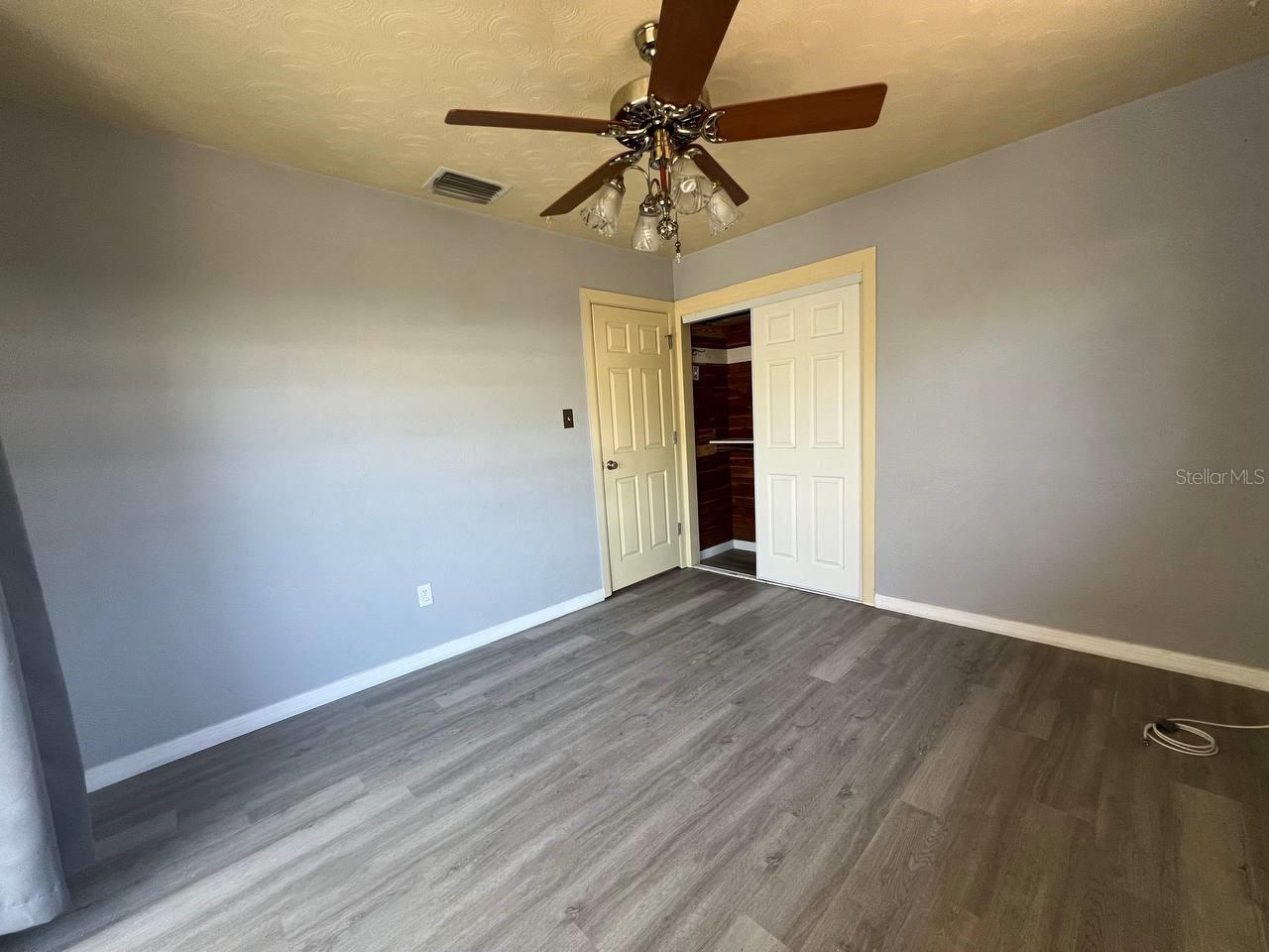 Image 23 of 31 For 6206 Richard Avenue