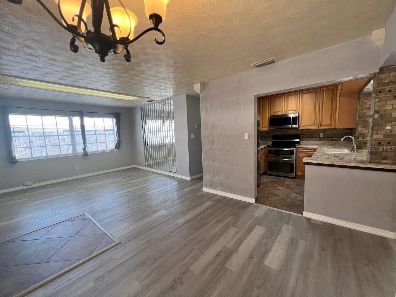 Image 5 of 31 For 6206 Richard Avenue