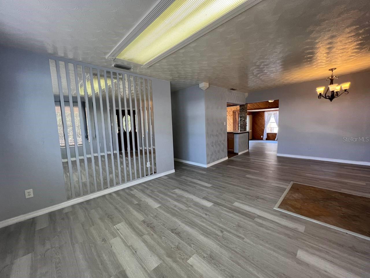 Image 6 of 31 For 6206 Richard Avenue