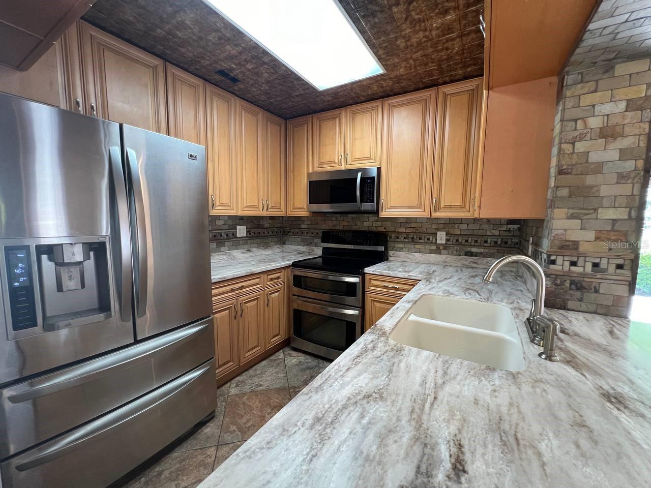 Image 9 of 31 For 6206 Richard Avenue