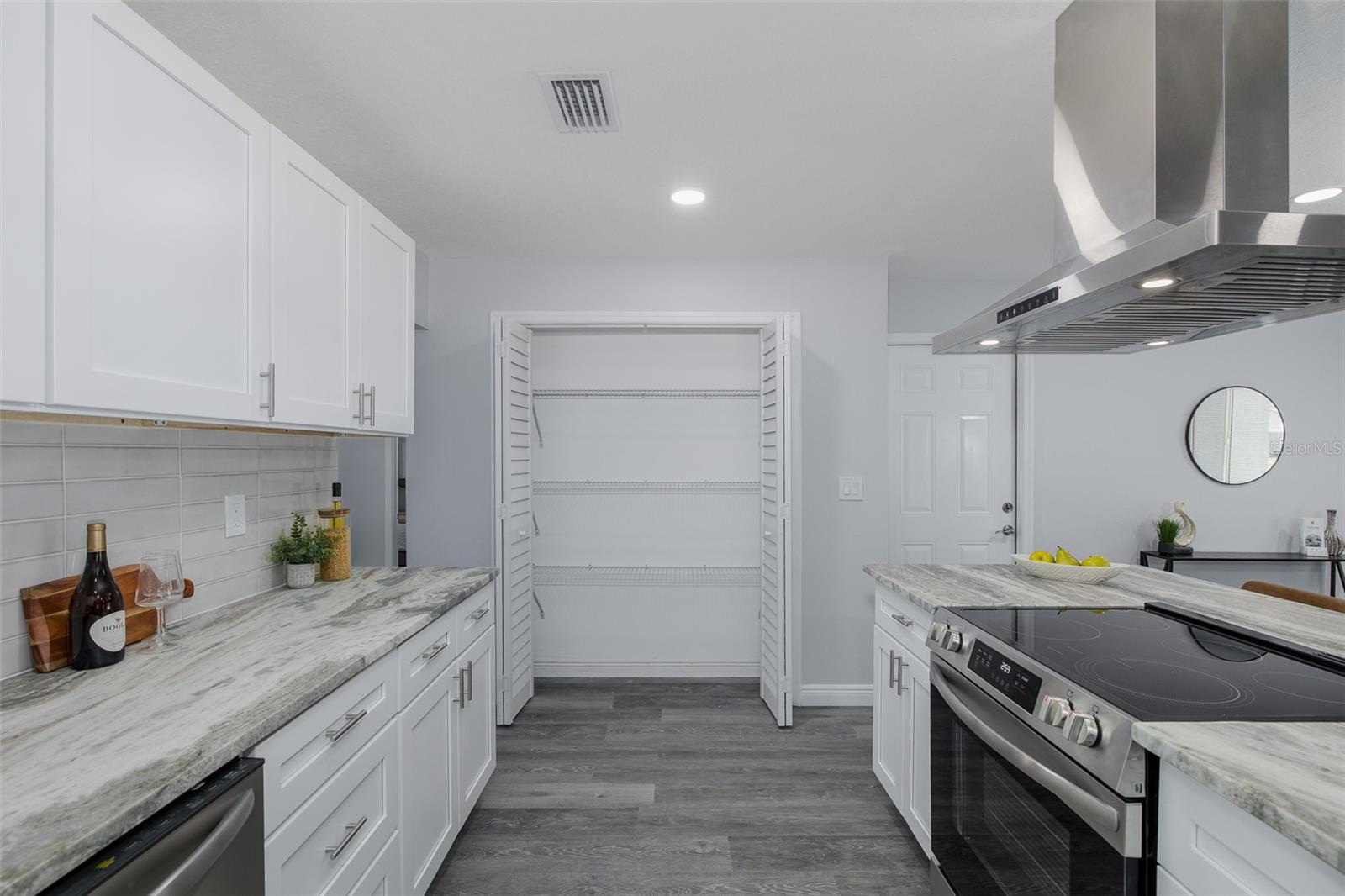 Image 17 of 40 For 7235 15th Street N