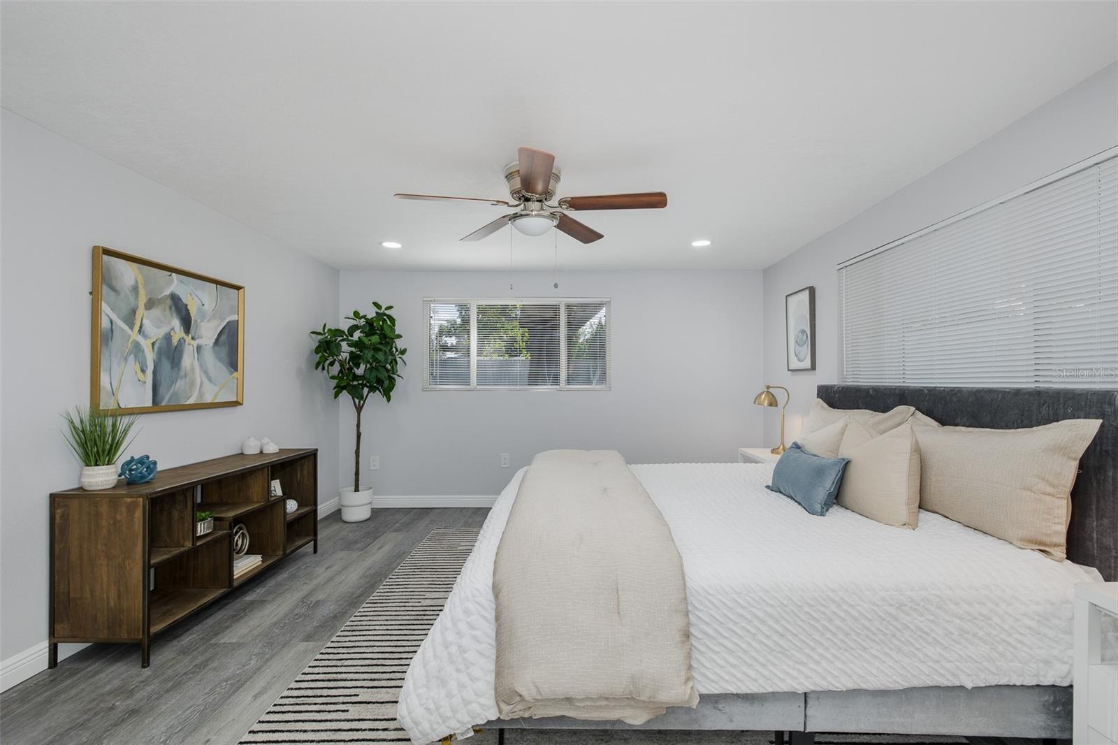 Image 21 of 40 For 7235 15th Street N