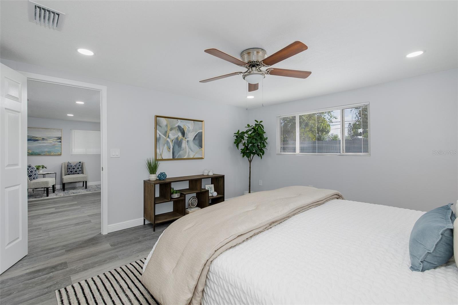 Image 22 of 40 For 7235 15th Street N