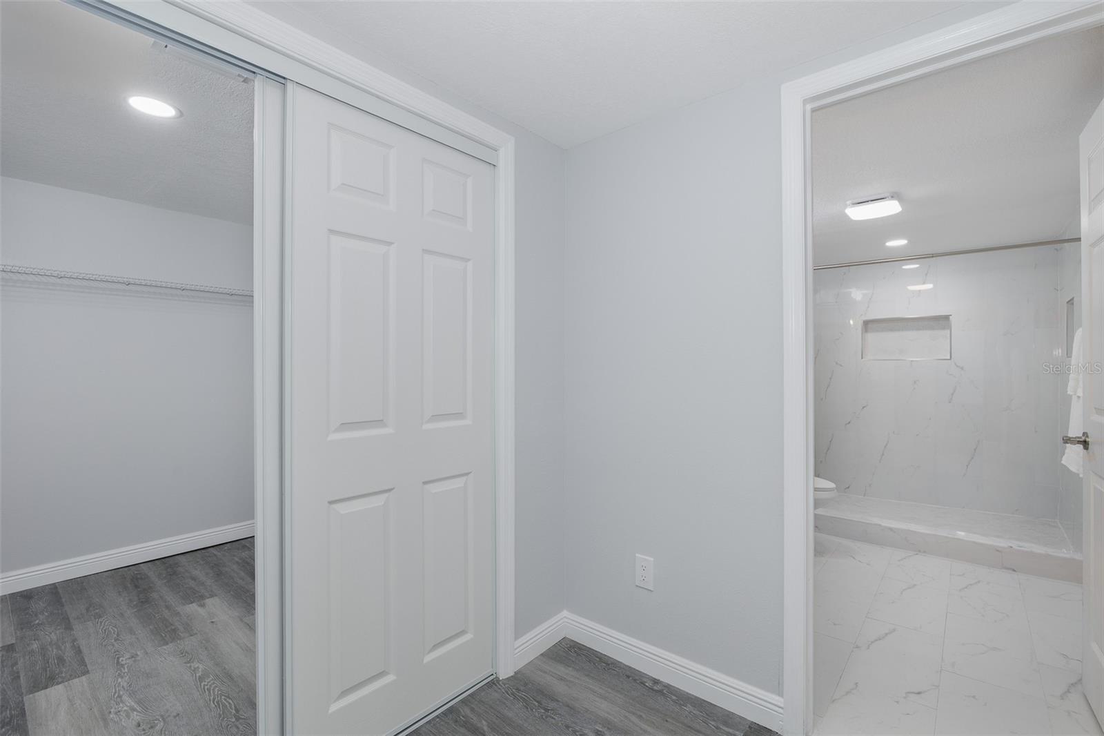 Image 23 of 40 For 7235 15th Street N