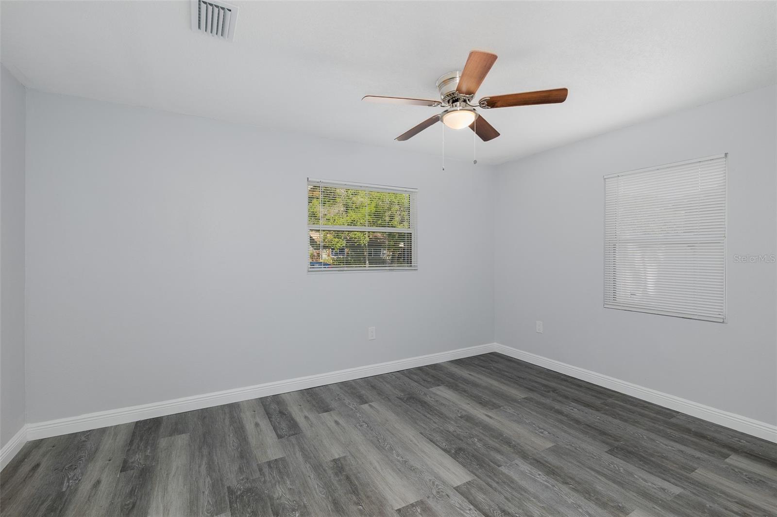 Image 32 of 40 For 7235 15th Street N