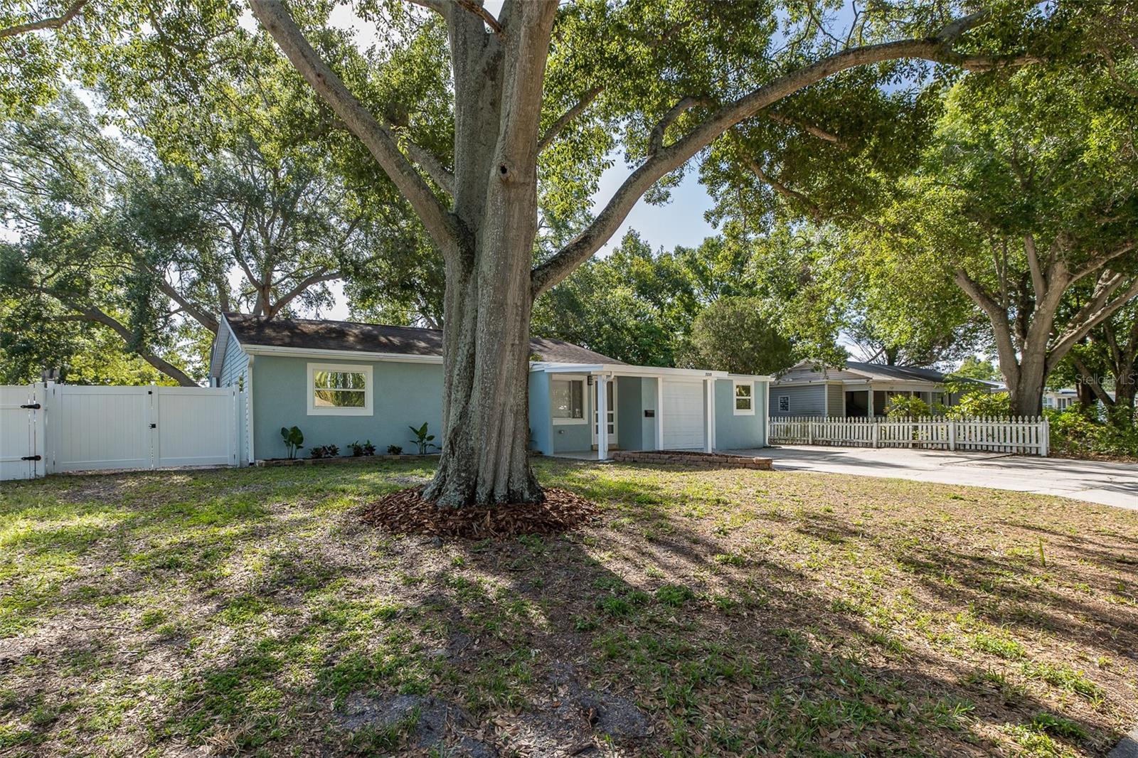 Image 4 of 40 For 7235 15th Street N