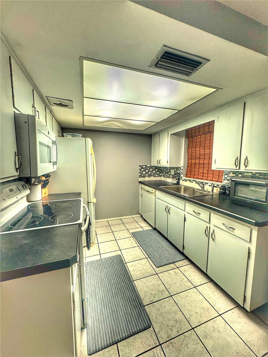 Image 7 of 23 For 3632 Morley Drive