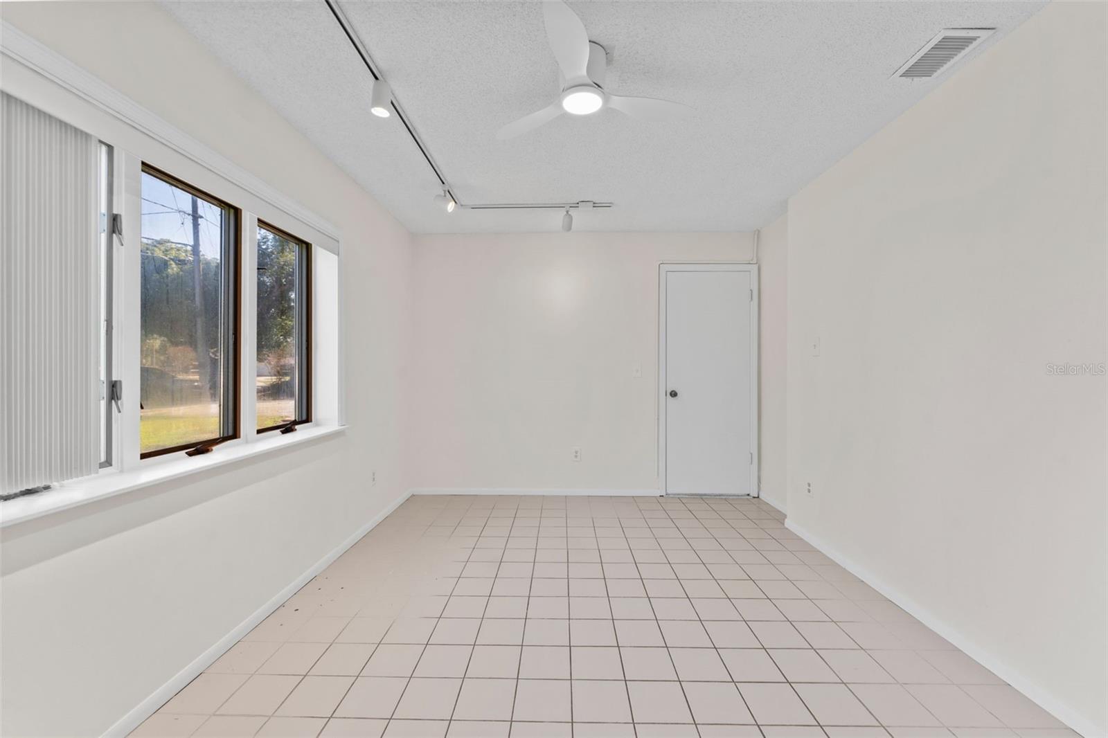 Image 36 of 58 For 1502 Haven Bend