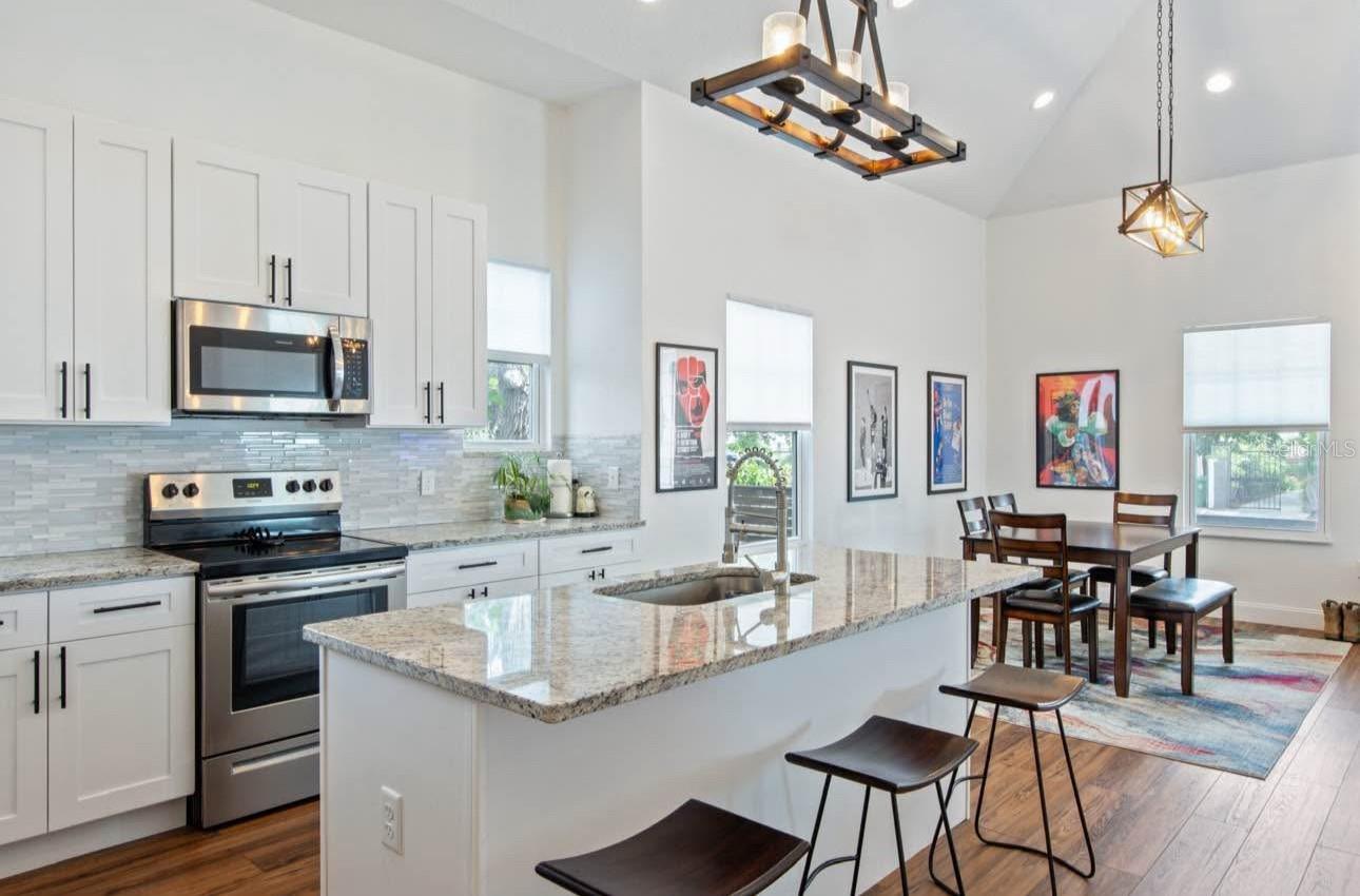 Image 15 of 31 For 2330 Saint Louis Street