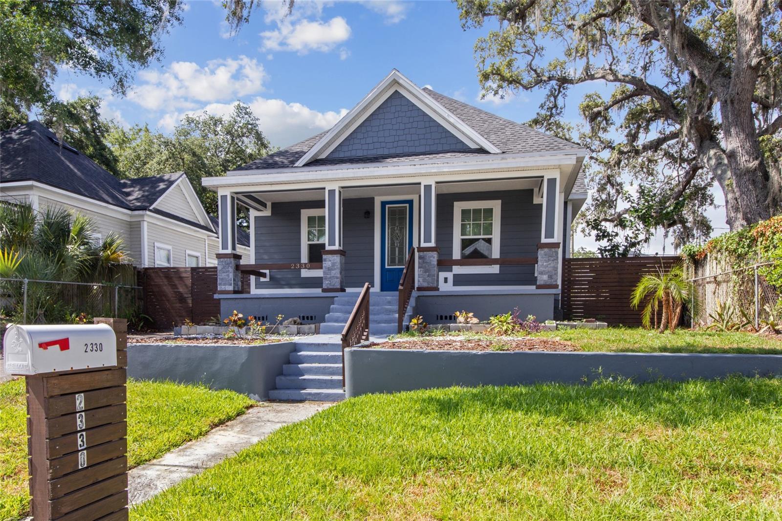 Image 4 of 31 For 2330 Saint Louis Street