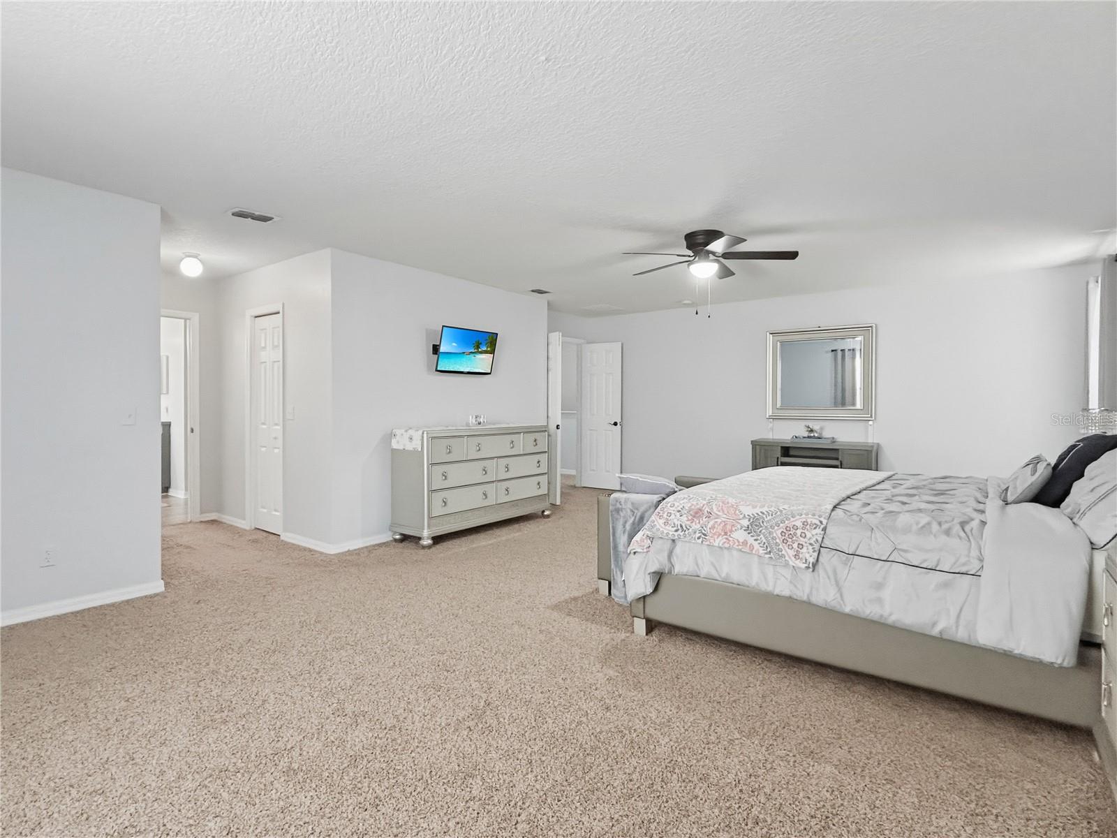 Image 21 of 34 For 654 Skyridge Road