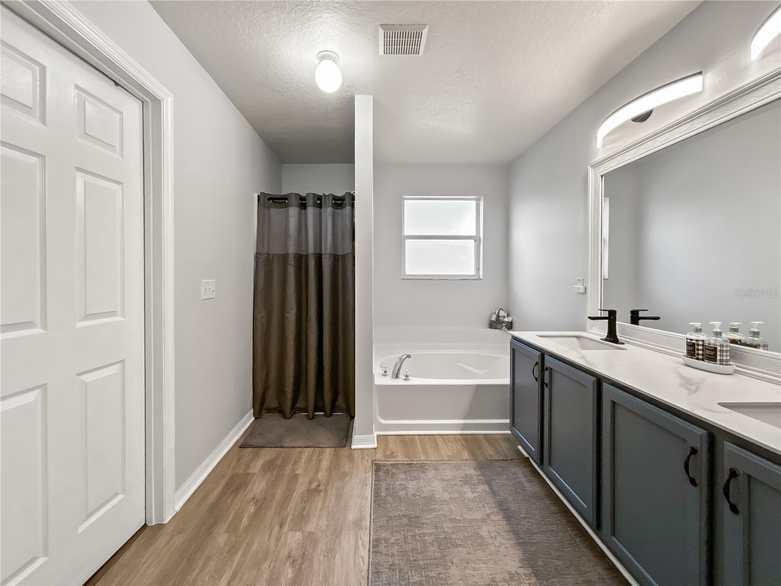 Image 24 of 34 For 654 Skyridge Road