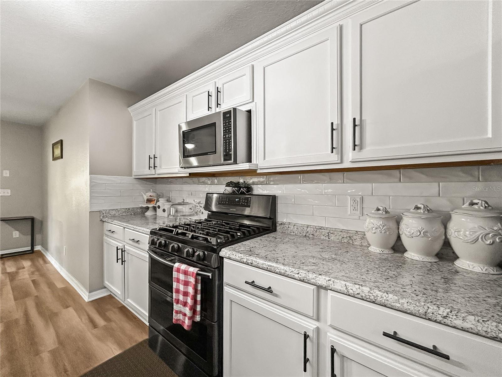 Image 6 of 34 For 654 Skyridge Road