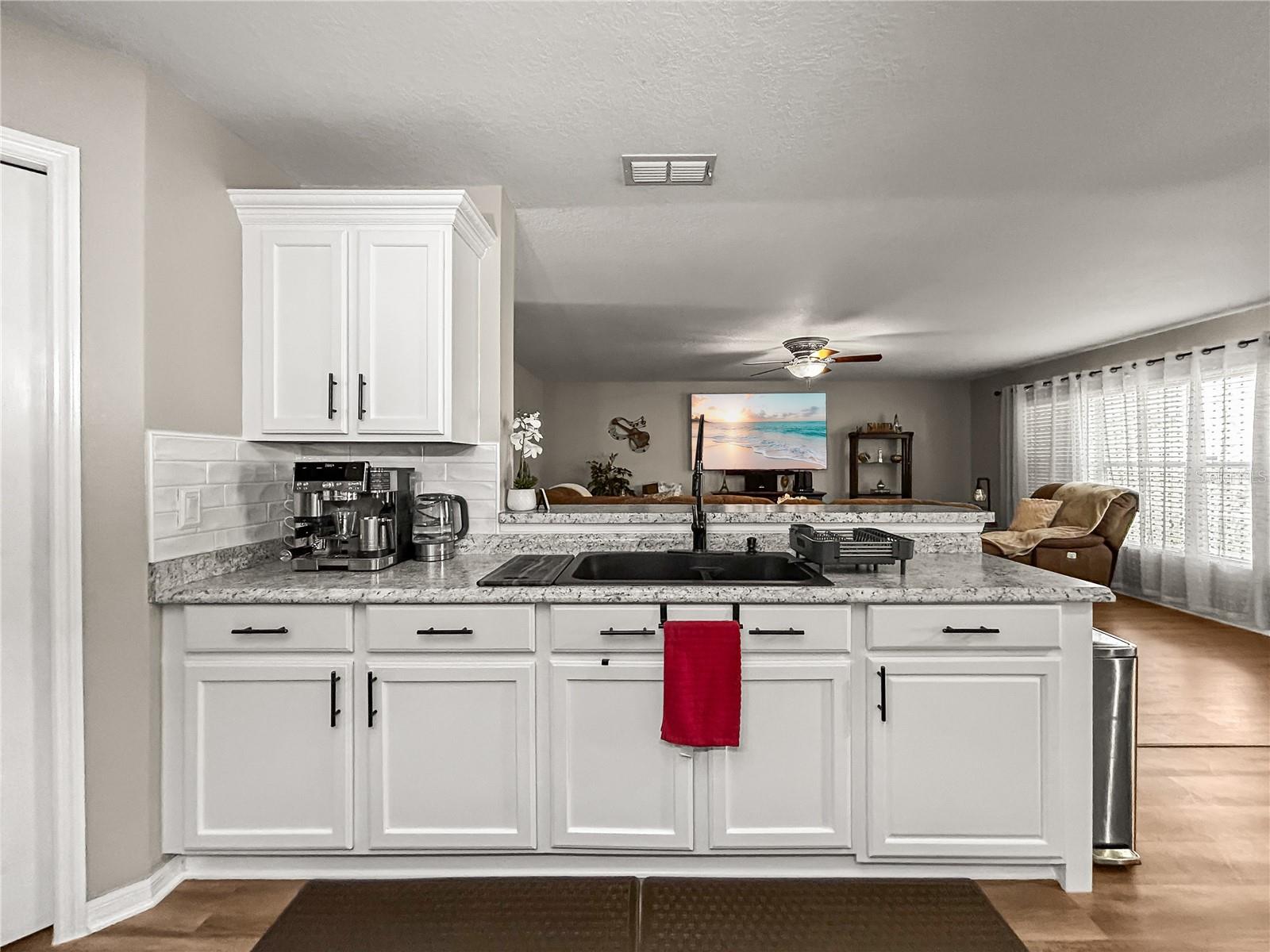 Image 7 of 34 For 654 Skyridge Road