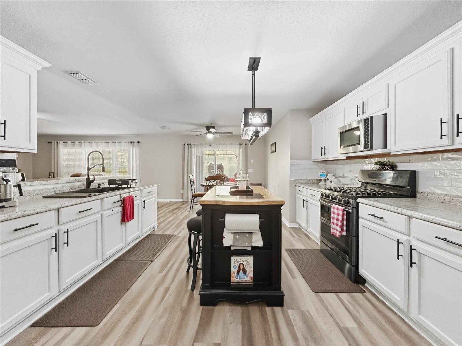 Image 8 of 34 For 654 Skyridge Road