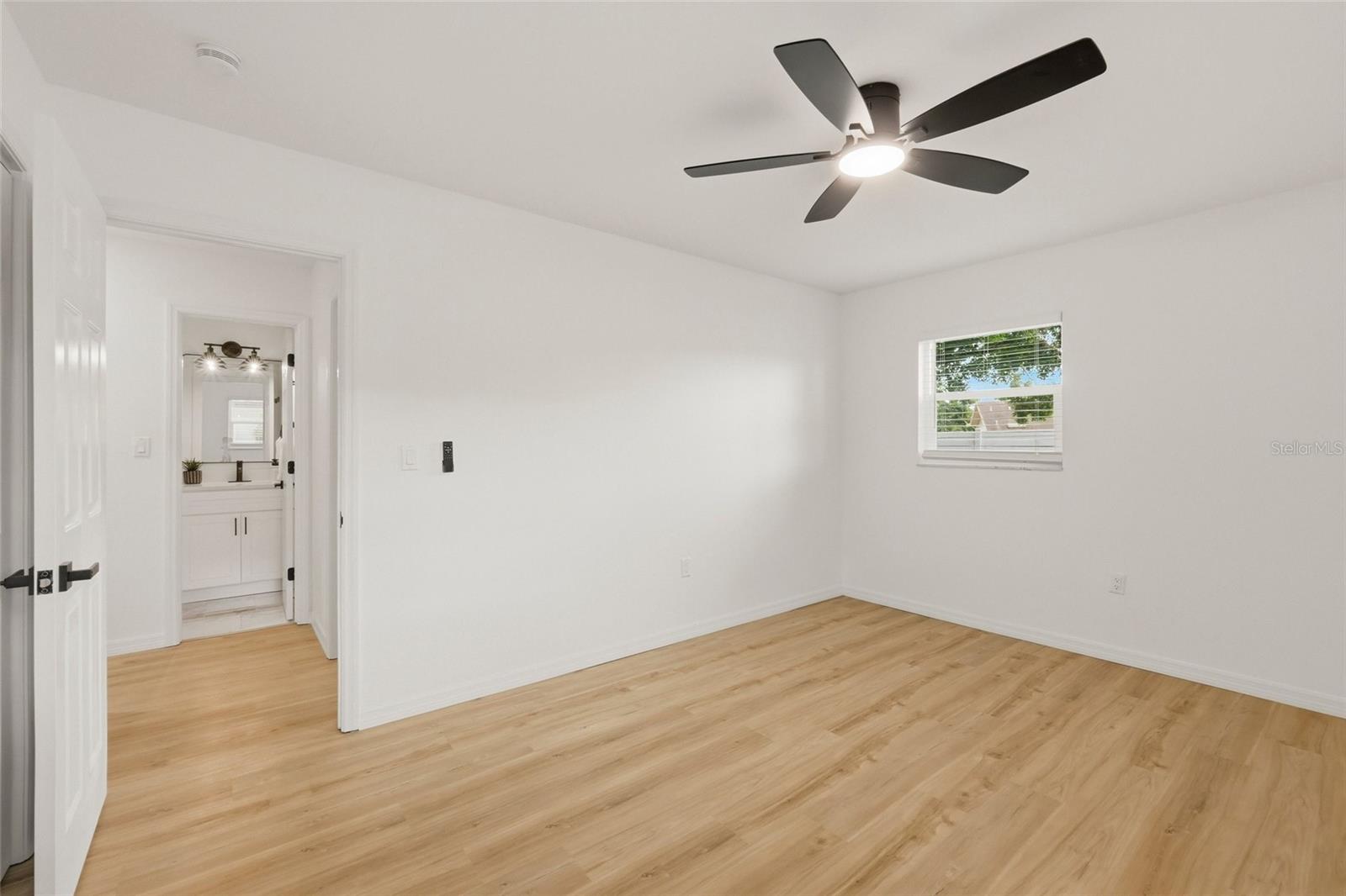 Image 24 of 30 For 9516 Merrimoor Boulevard