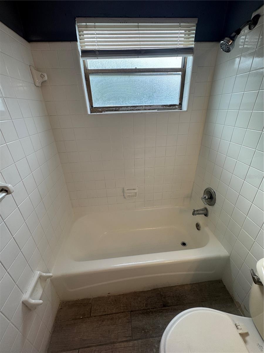 Image 5 of 5 For 8105 Klondyke Street