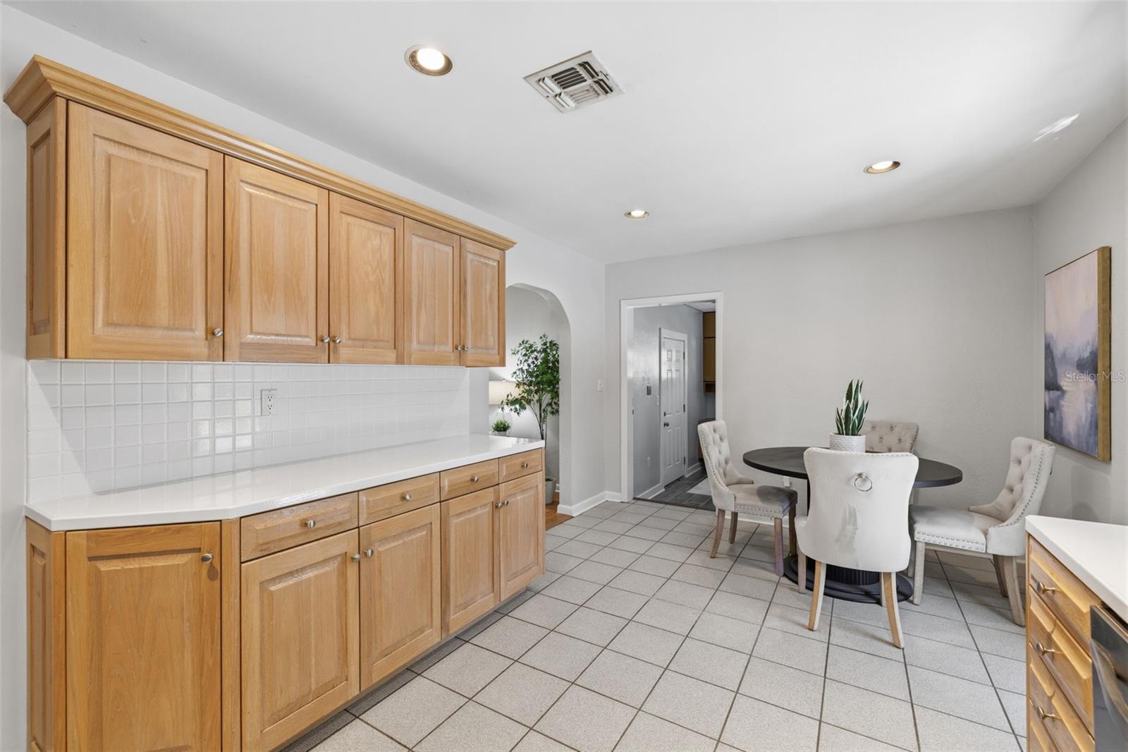 Image 11 of 38 For 308 Live Oak Avenue