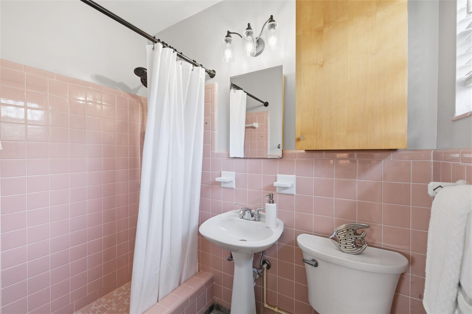 Image 14 of 38 For 308 Live Oak Avenue