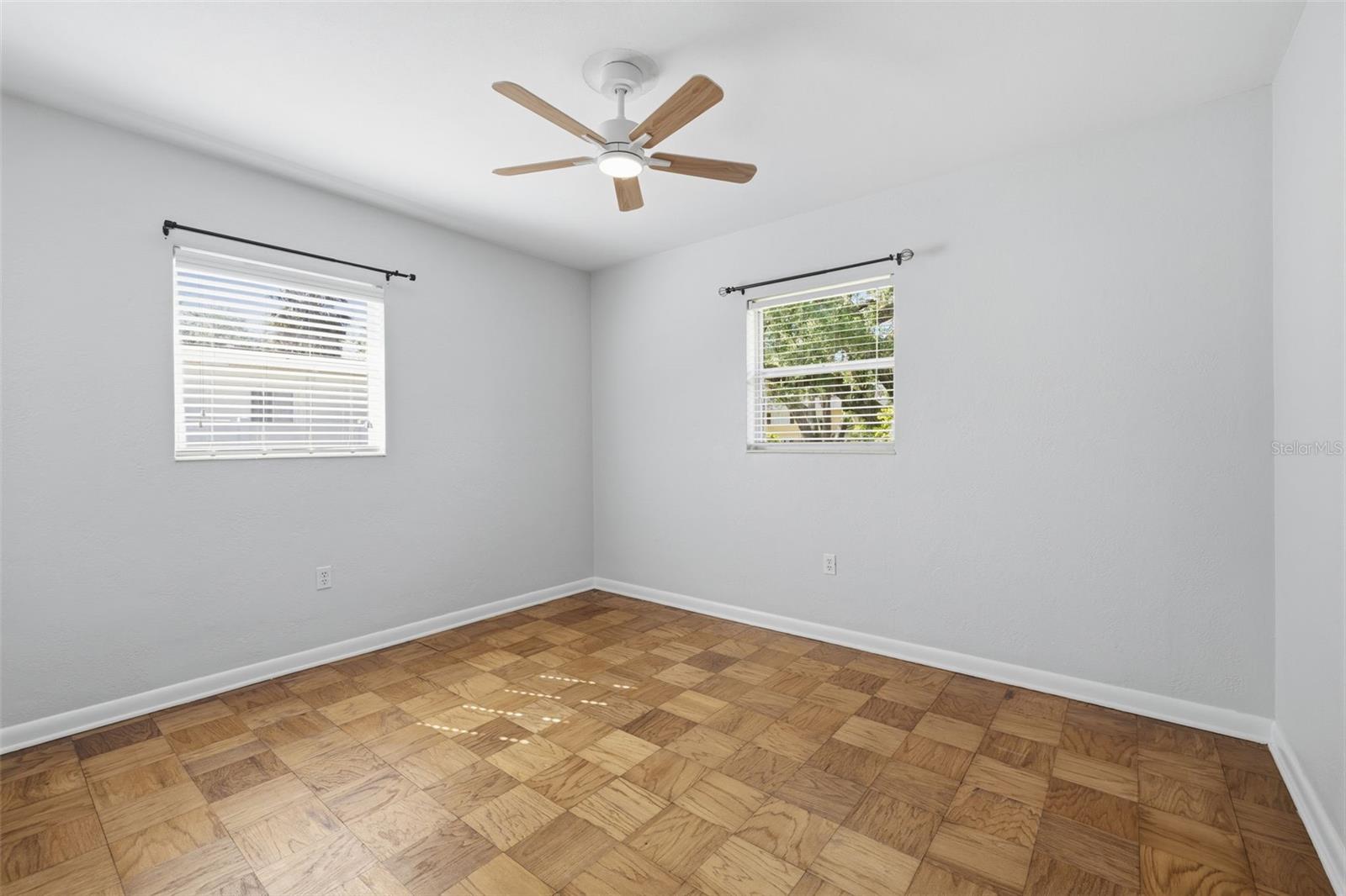 Image 15 of 38 For 308 Live Oak Avenue