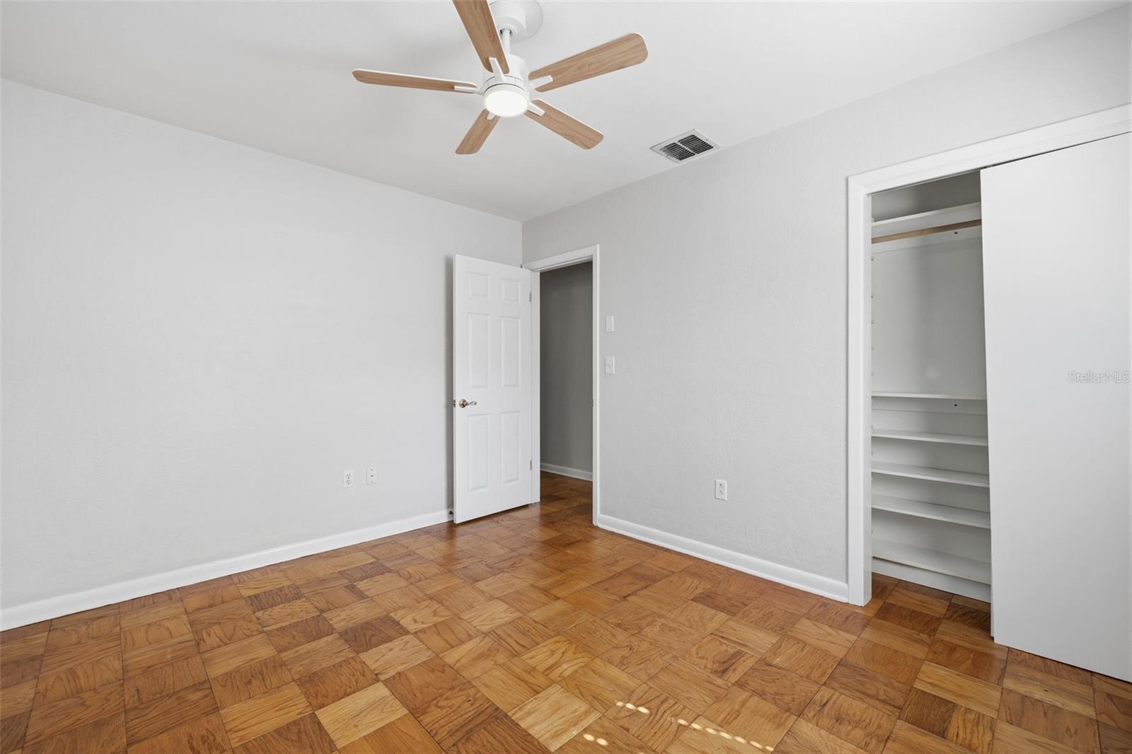 Image 16 of 38 For 308 Live Oak Avenue