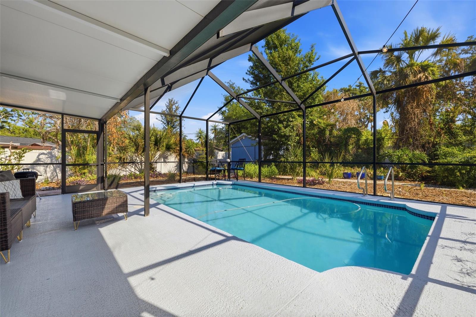 Image 22 of 38 For 308 Live Oak Avenue