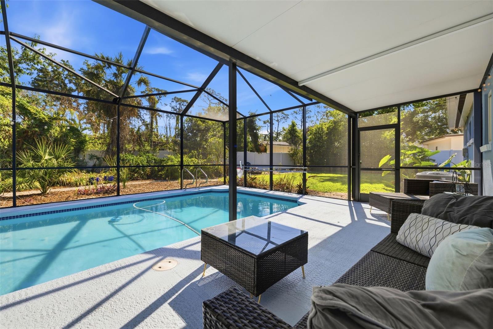 Image 24 of 38 For 308 Live Oak Avenue