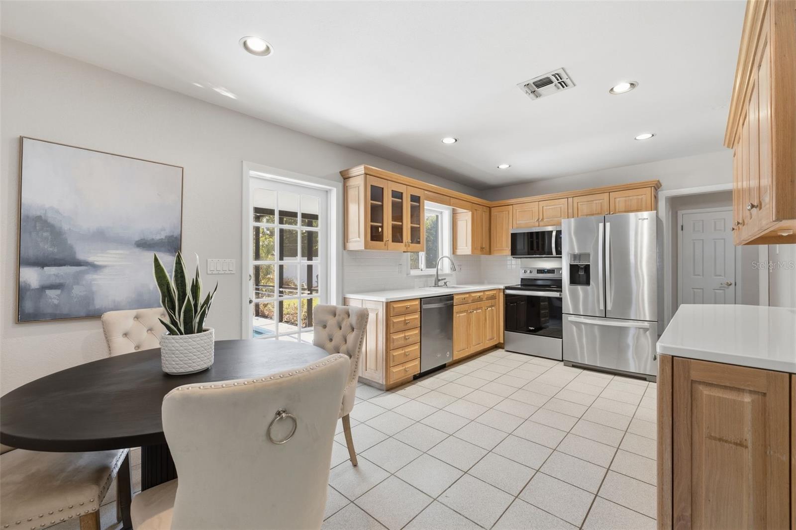 Image 7 of 38 For 308 Live Oak Avenue