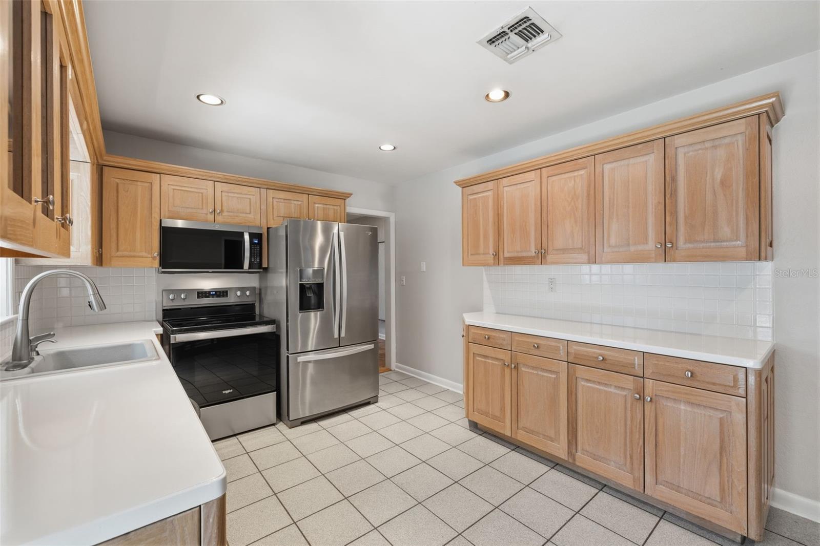 Image 8 of 38 For 308 Live Oak Avenue