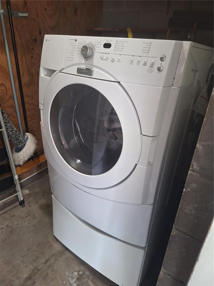 Image 21 of 28 For 8916 Narcissus Avenue