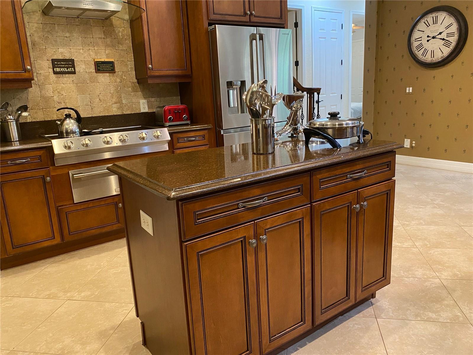 Listing photo id 22 for 21430 Draycott Way