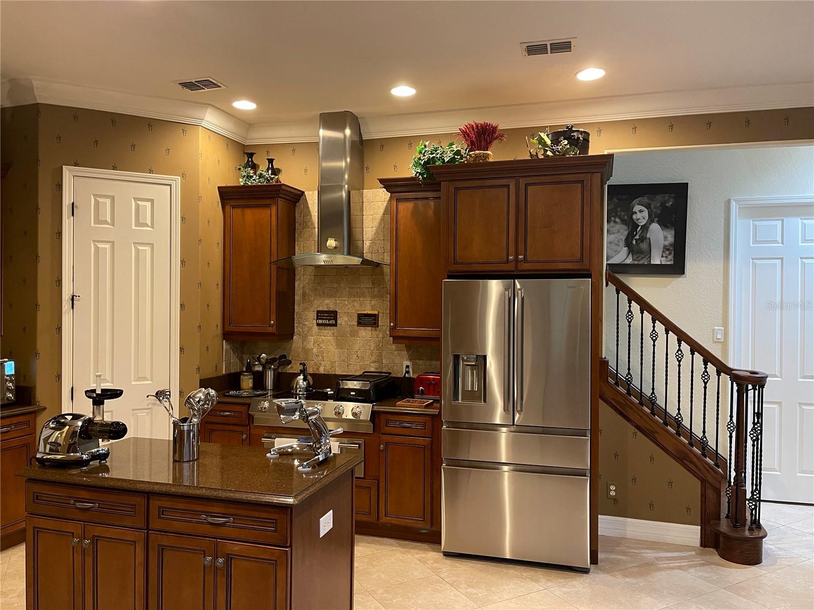 Listing photo id 25 for 21430 Draycott Way