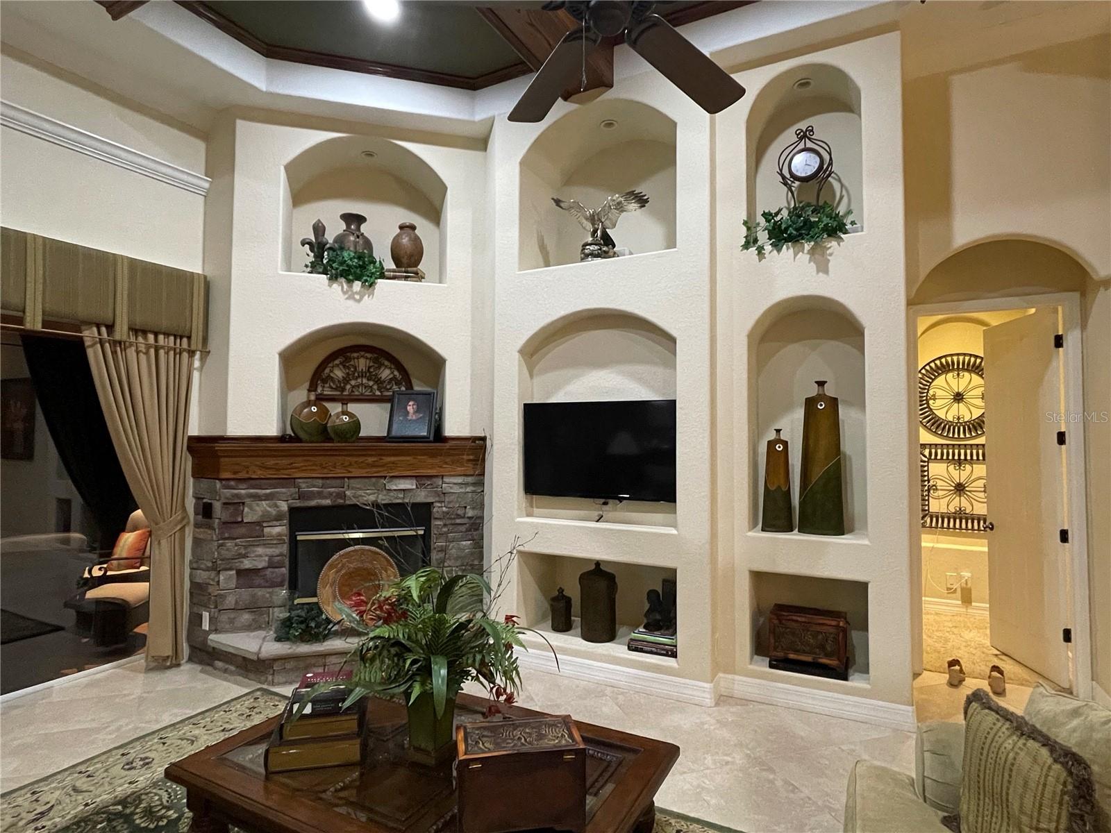 Listing photo id 27 for 21430 Draycott Way