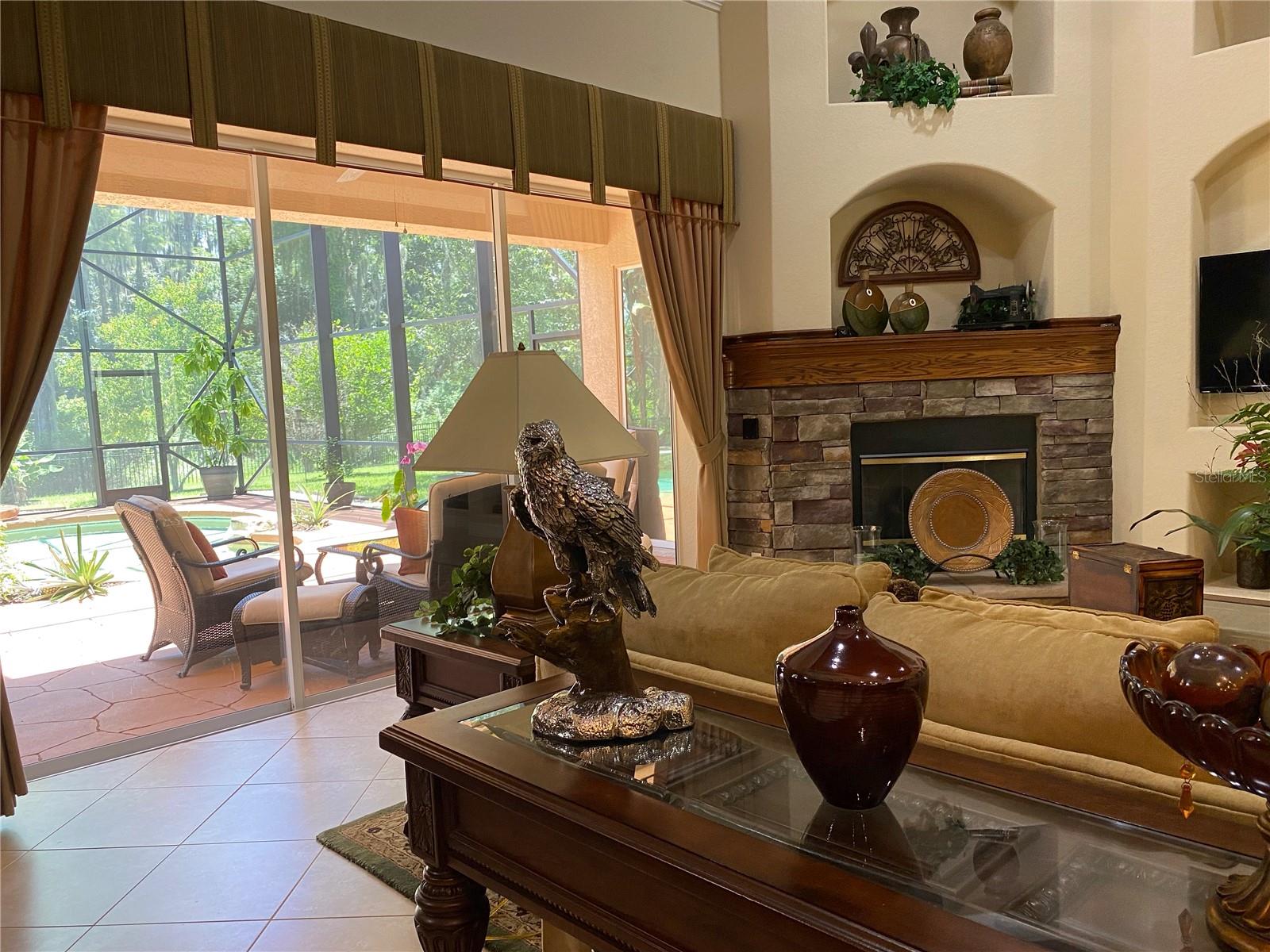 Listing photo id 32 for 21430 Draycott Way