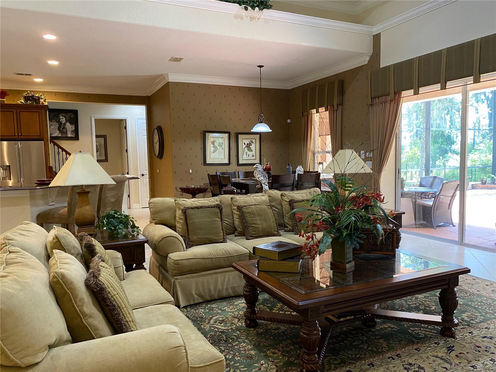 Listing photo id 33 for 21430 Draycott Way