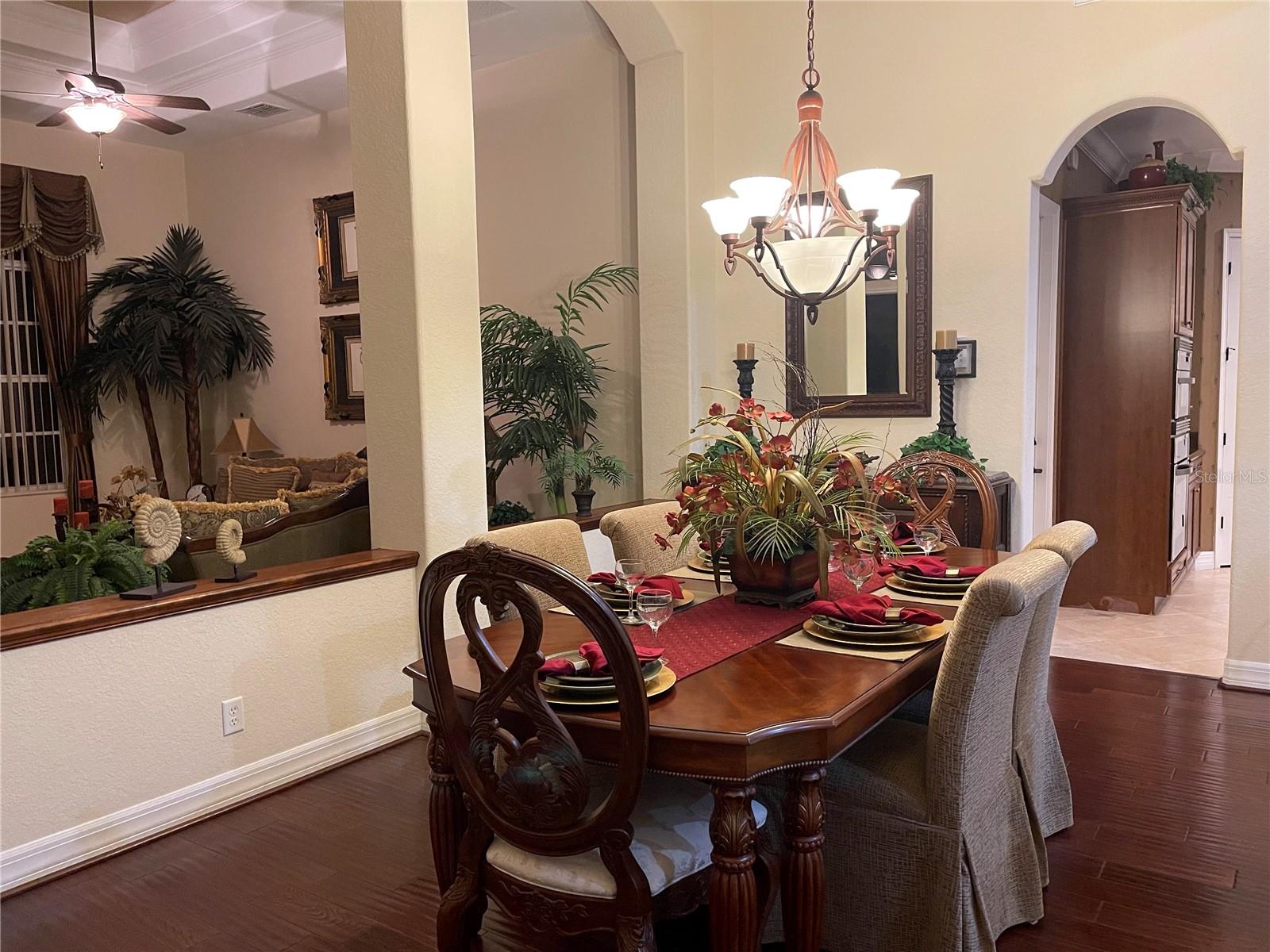 Listing photo id 40 for 21430 Draycott Way