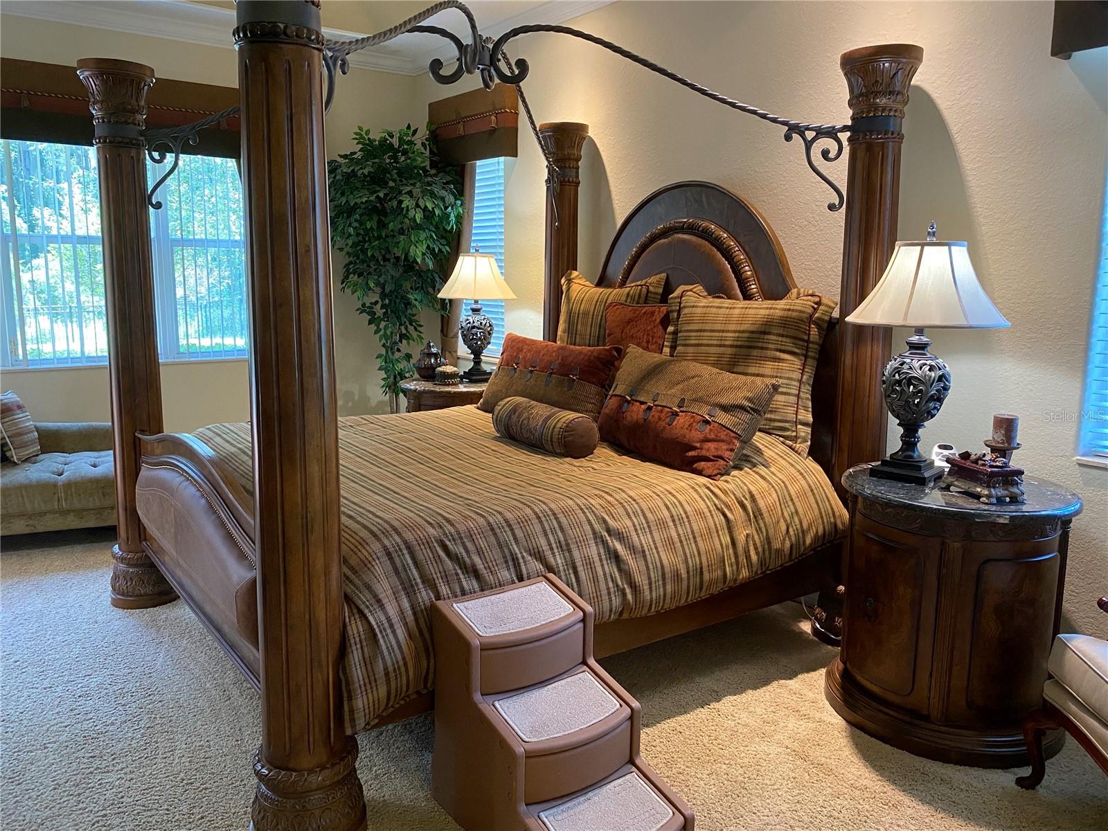 Listing photo id 42 for 21430 Draycott Way